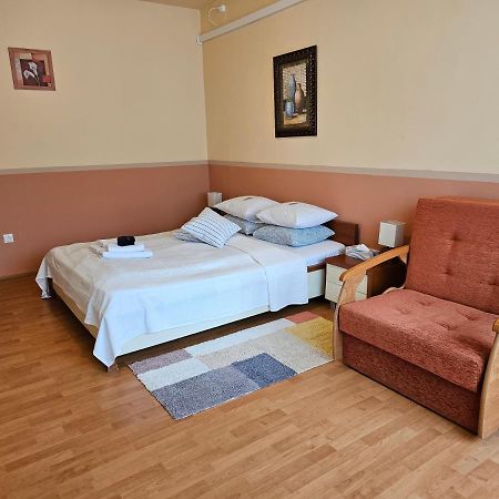 Abigel 2 Vendeghaz Hotel มิชโคลซ์ ภายนอก รูปภาพ