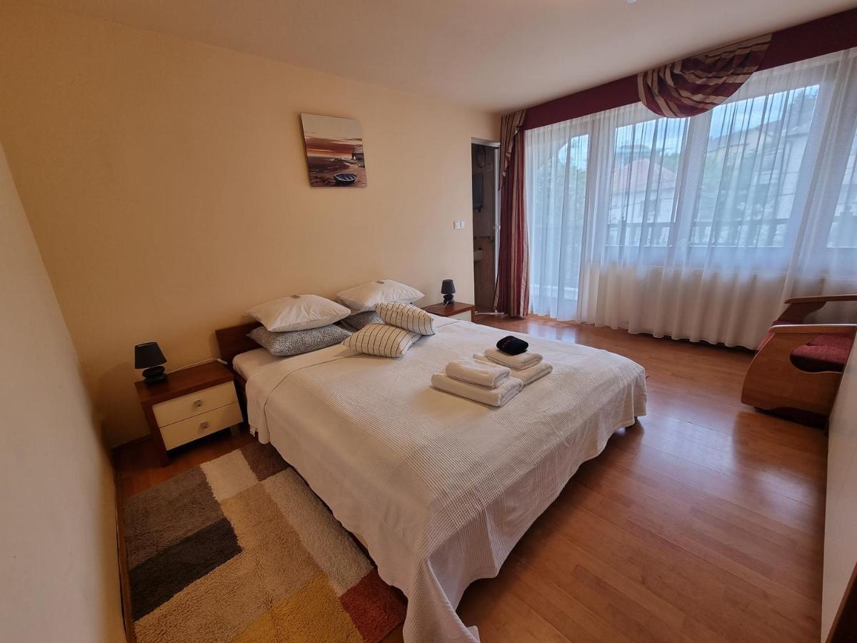 Abigel 2 Vendeghaz Hotel มิชโคลซ์ ภายนอก รูปภาพ
