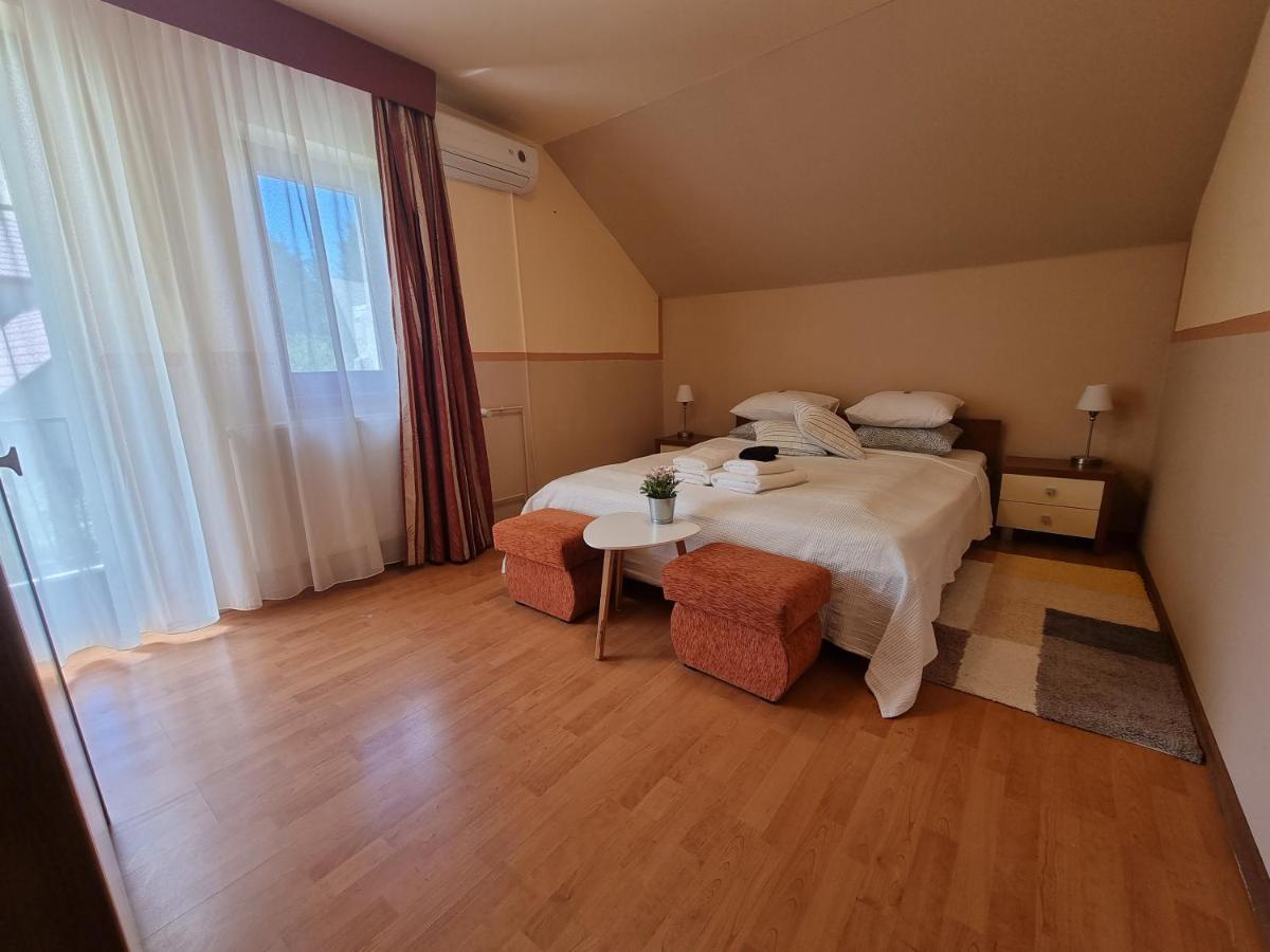 Abigel 2 Vendeghaz Hotel มิชโคลซ์ ภายนอก รูปภาพ