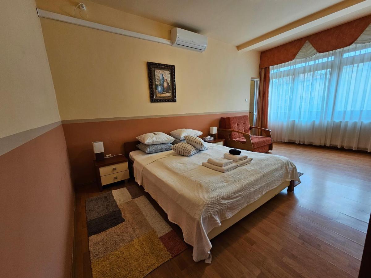 Abigel 2 Vendeghaz Hotel มิชโคลซ์ ภายนอก รูปภาพ